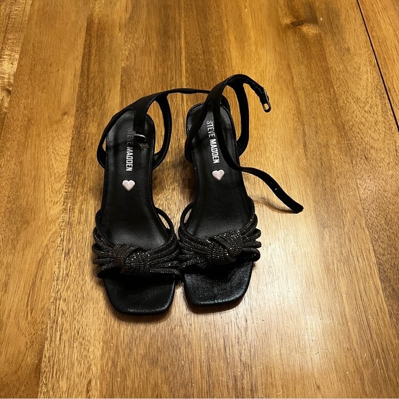 Steve Madden kids-  Black Strappy Heels - Picture 4 of 4